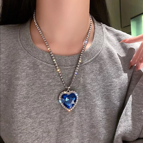 Titanic Heart Of Ocean Blue Crystal Pendant Necklace - Picture 1 of 6